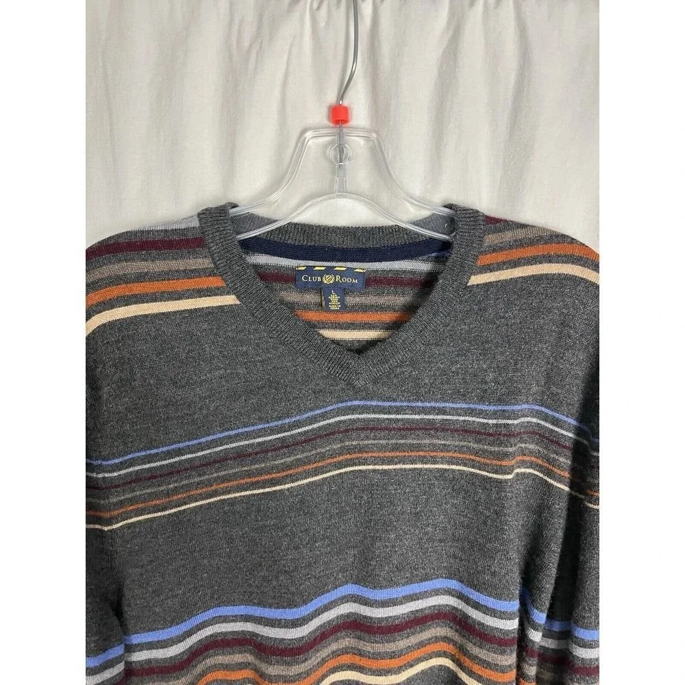 Club Room Men's Merino Wool Blend Gray Striped V-Neck Sweater‎ Size L
